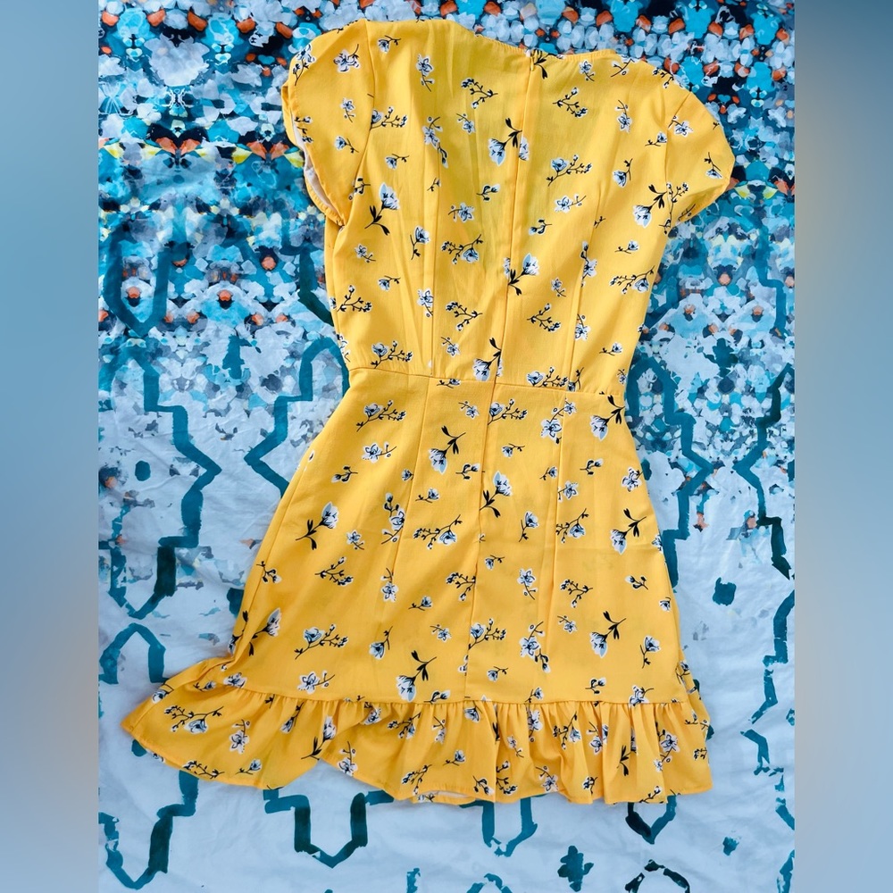 Bright Yellow Blue Flower Patterned Side-Tie Dress - Picture 4 of 6